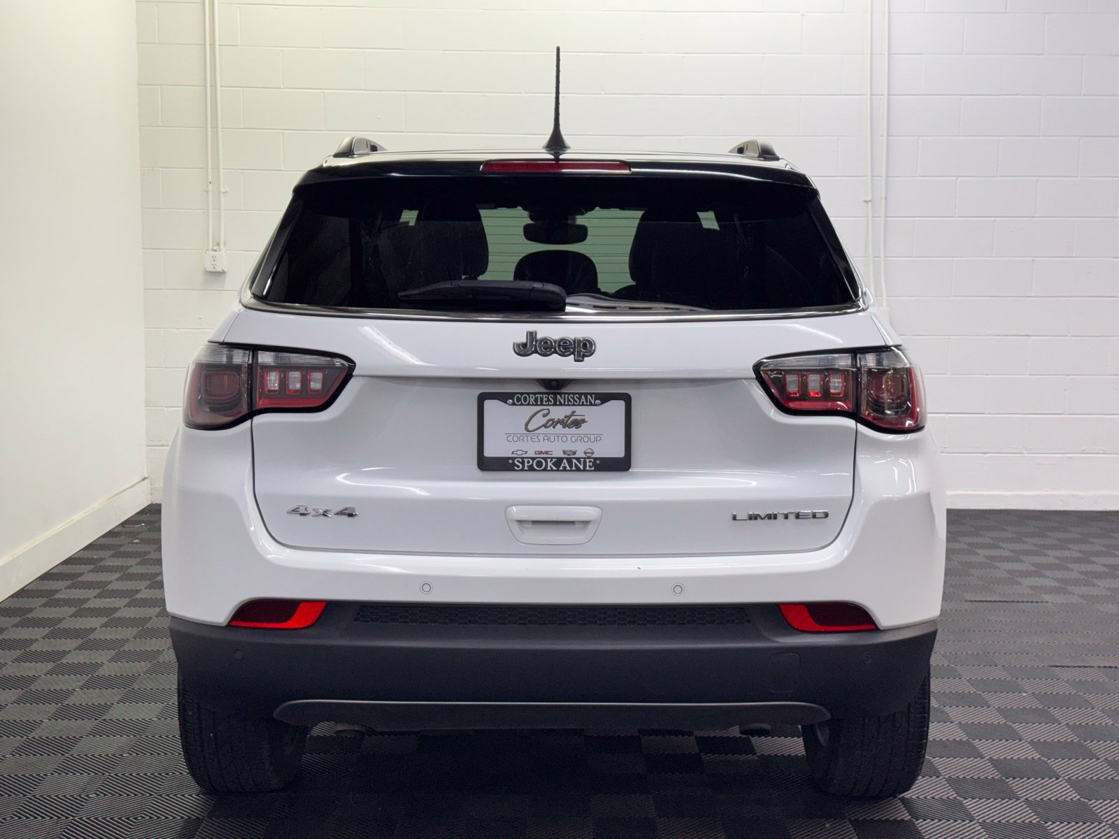 Used 2024 Jeep Compass Limited AWD/4WD image 6