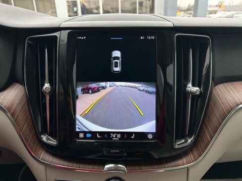 Used 2022 Volvo XC60 B5 Momentum image 52