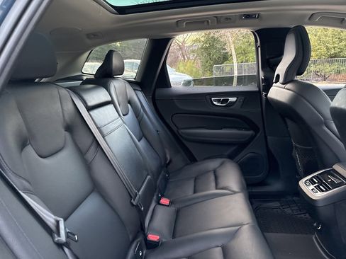 Used 2019 Volvo XC60 T6 Inscription image 10