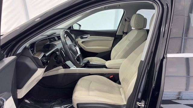 Used 2024 Audi Q8 e-tron Premium Plus w/ Premium Plus Package AWD/4WD image 15