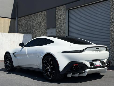 Used 2022 Aston Martin V8 Vantage Coupe RWD image 8