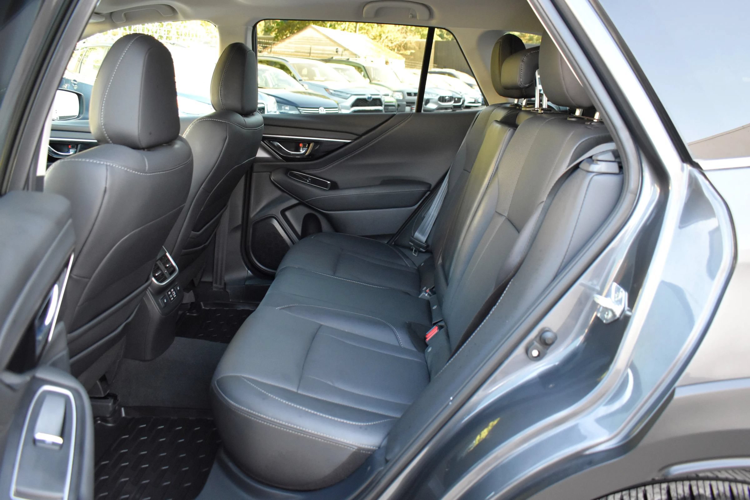 Used 2023 Subaru Outback Limited AWD/4WD image 25