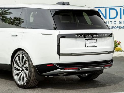 New 2026 Land Rover Range Rover Long Wheelbase SE AWD/4WD image 10