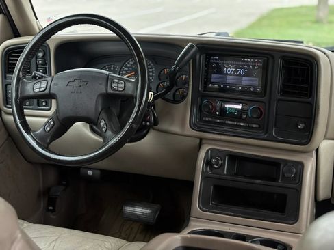 Used 2006 Chevrolet Tahoe Z71 w/ Z71 Preferred Equipment Group AWD/4WD image 17