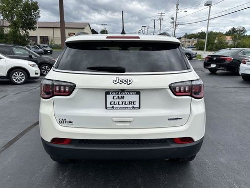Used 2018 Jeep Compass Latitude w/ Popular Equipment Group FWD image 13