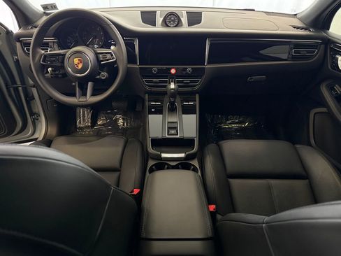 Used 2026 Porsche Macan AWD/4WD image 17