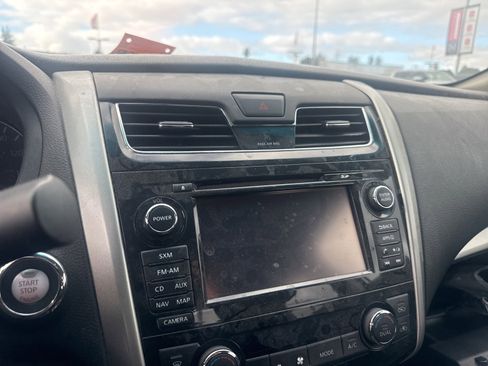 Used 2014 Nissan Altima 2.5 SV w/ Convenience Package image 12