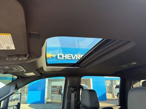 Used 2024 GMC Sierra 3500 AT4 w/ AT4 Premium Plus Package image 14