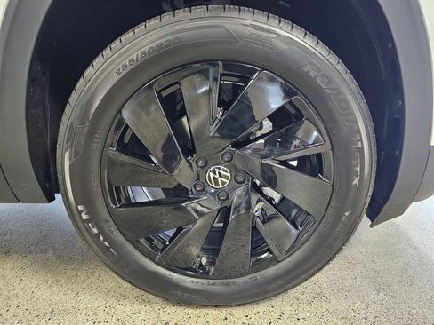 New 2026 Volkswagen Atlas Cross Sport SE image 9