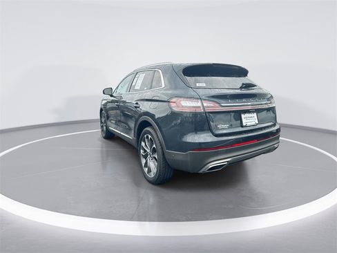 Used 2022 Lincoln Nautilus Reserve image 6