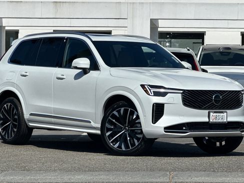 New 2026 Volvo XC90 T8 Plus image 2