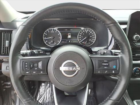 Used 2024 Nissan Pathfinder SV AWD/4WD image 23