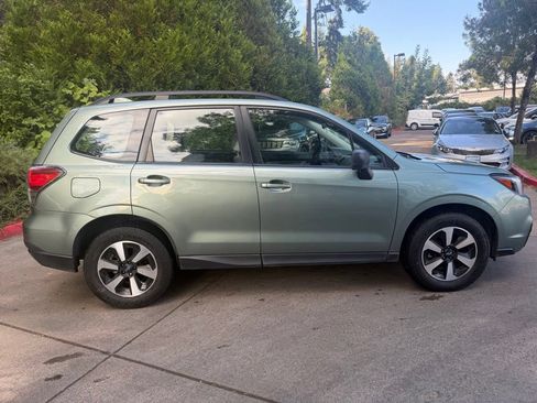Used 2017 Subaru Forester 2.5i w/ Alloy Wheel Package AWD/4WD image 2