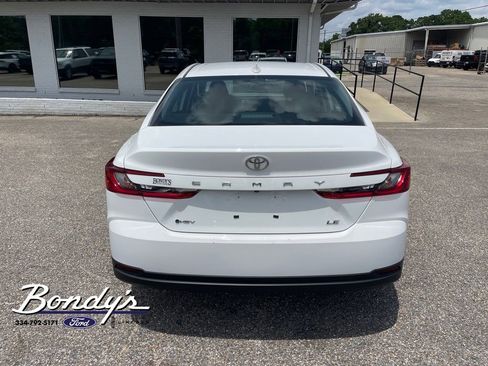 Used 2025 Toyota Camry LE FWD image 13