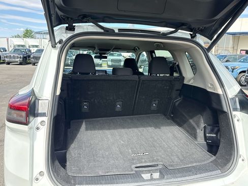 Used 2025 Nissan Rogue SV AWD/4WD image 15