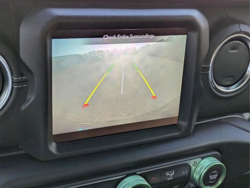 Used 2022 Jeep Wrangler Unlimited Sahara image 22