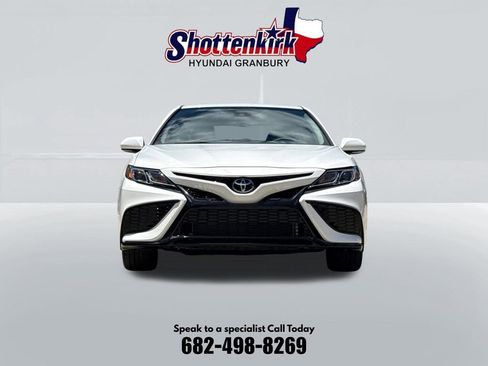 Used 2024 Toyota Camry SE FWD image 2