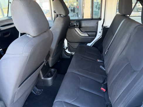 Used 2018 Jeep Wrangler Unlimited Sport S image 18