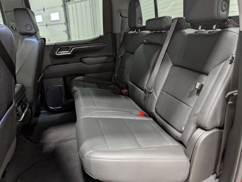 Used 2024 GMC Sierra 1500 SLT w/ SLT Premium Plus Package AWD/4WD image 18