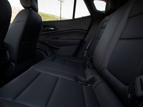 New 2026 Chevrolet Trax RS w/ Sunroof Package FWD image 13