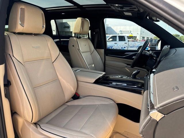 Used 2024 Cadillac Escalade ESV Premium Luxury w/ Performance Package AWD/4WD image 29