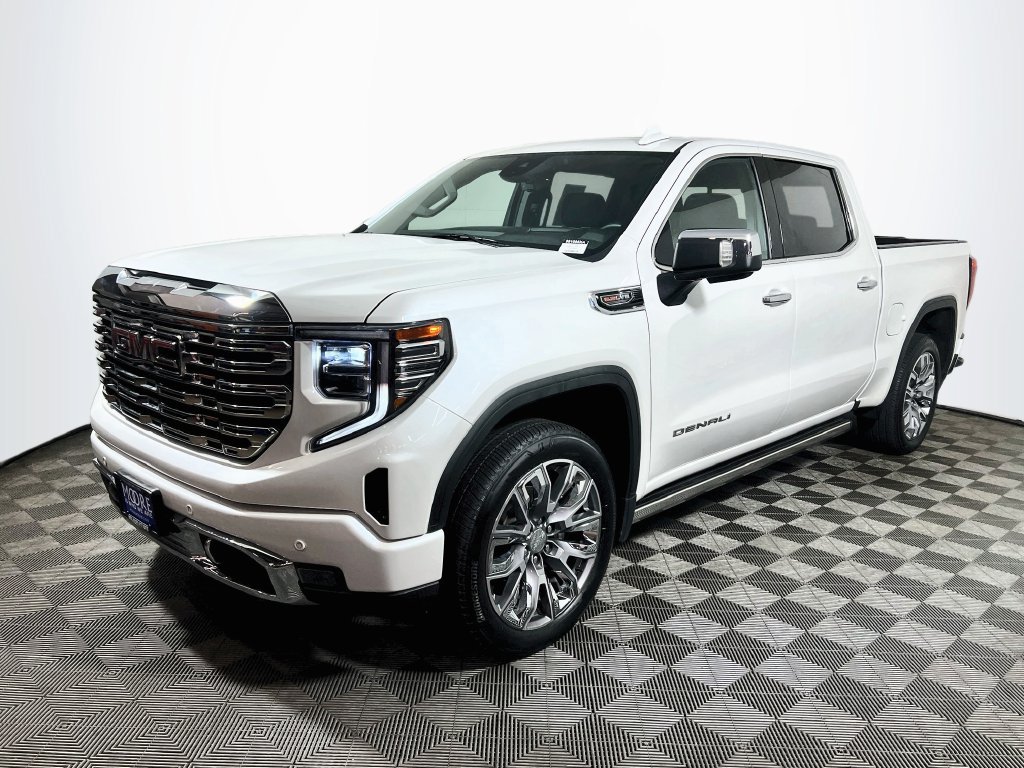 Used 2023 GMC Sierra 1500 Denali w/ Denali Reserve Package AWD/4WD image 3