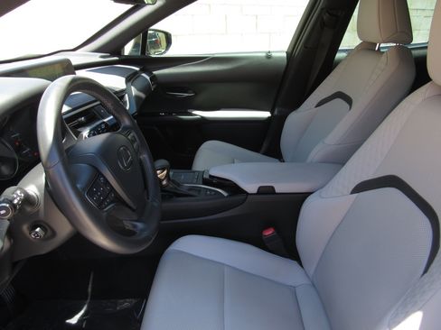 Used 2022 Lexus UX 250h w/ Luxury Package AWD/4WD image 16