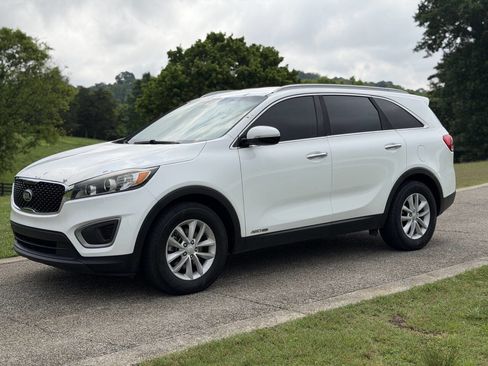 Used 2016 Kia Sorento LX AWD/4WD image 6