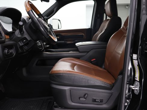 Used 2021 RAM 3500 Limited image 8