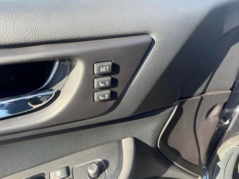 Used 2017 Subaru Outback 2.5i Limited image 16