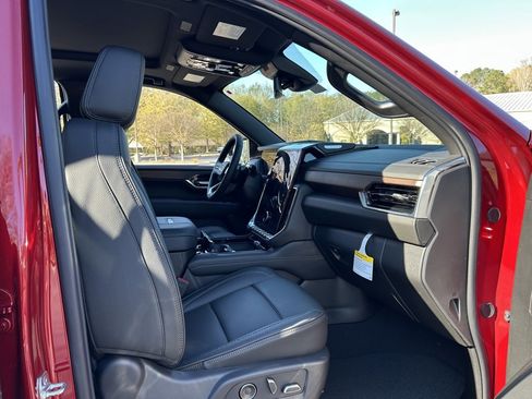 New 2026 GMC Yukon Denali w/ Sun & Power Step Package image 38