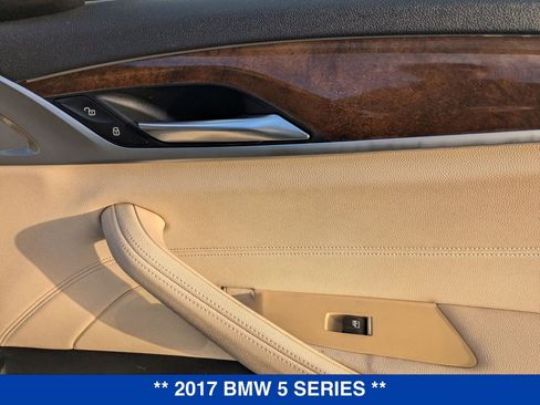 Used 2017 BMW 530i xDrive image 36