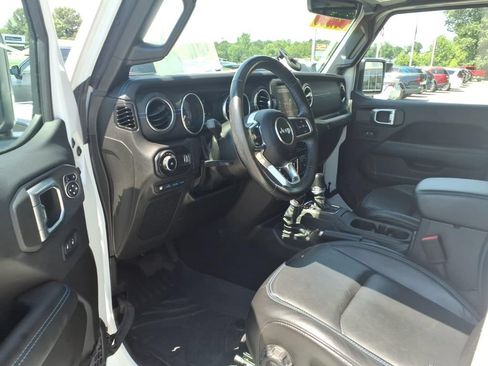 Used 2023 Jeep Wrangler Unlimited Rubicon 4xe w/ Cold Weather Group AWD/4WD image 6