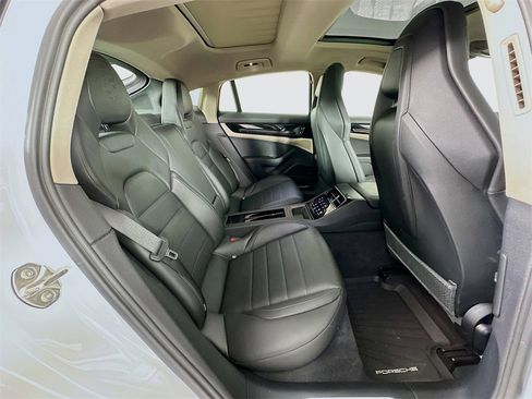 Used 2024 Porsche Panamera image 29