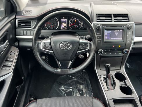 Certified 2016 Toyota Camry SE image 14