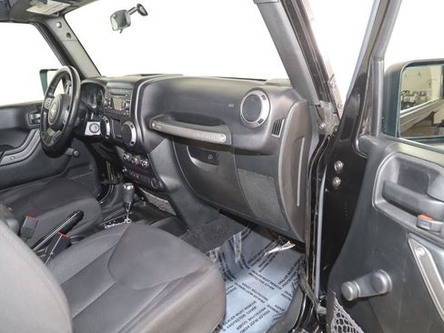 Used 2017 Jeep Wrangler Sport w/ Dual Top Group image 30