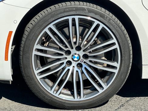 Used 2020 BMW 530e w/ M Sport Package image 36