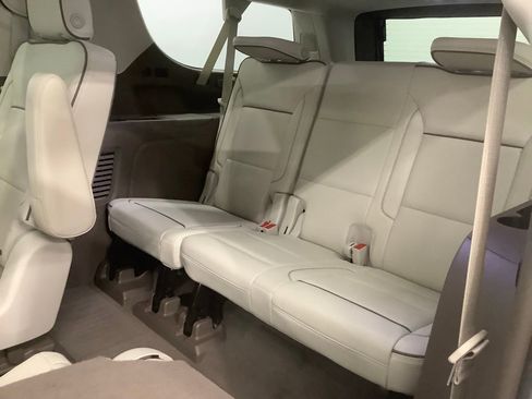 Used 2022 GMC Yukon XL Denali AWD/4WD image 8