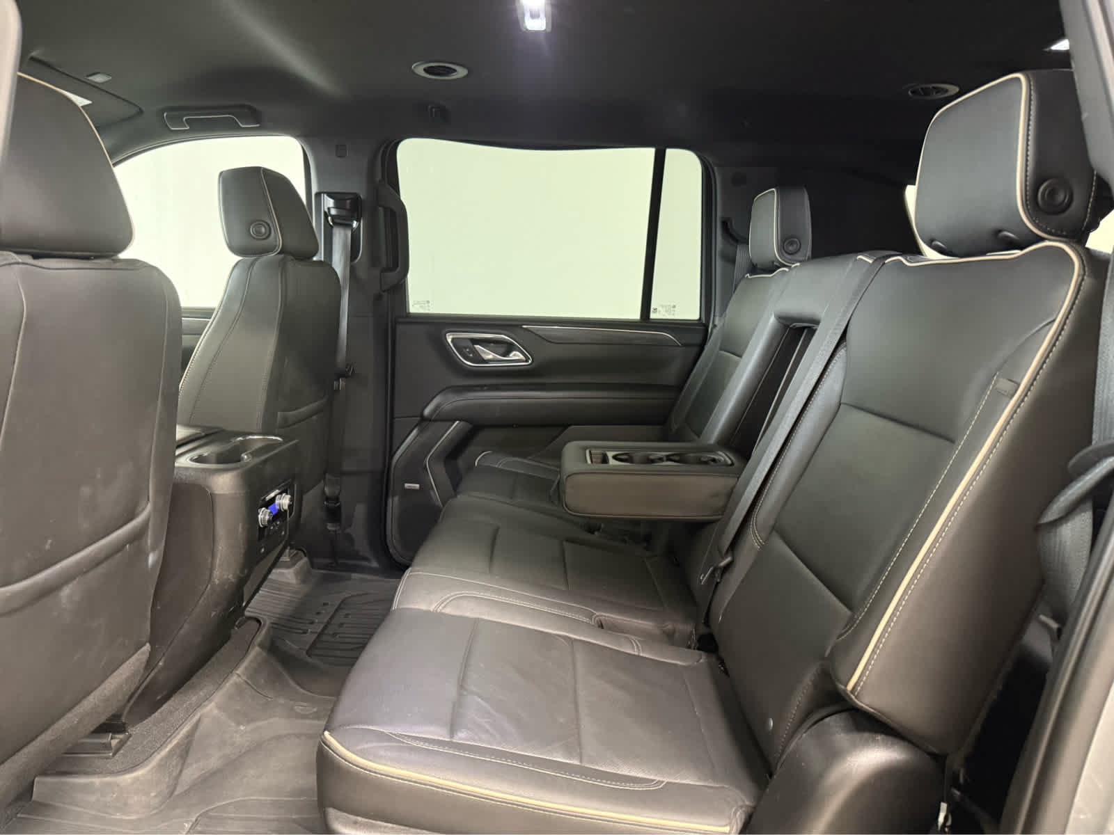 Used 2023 GMC Yukon XL SLT AWD/4WD image 13