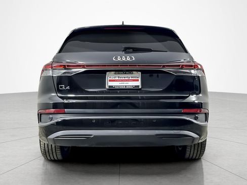 Used 2025 Audi Q4 e-tron Premium w/ Convenience Package RWD image 4