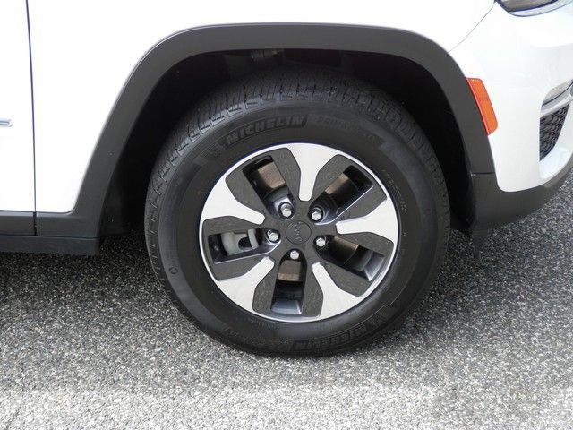 Used 2024 Jeep Grand Cherokee Limited 4xe AWD/4WD image 10