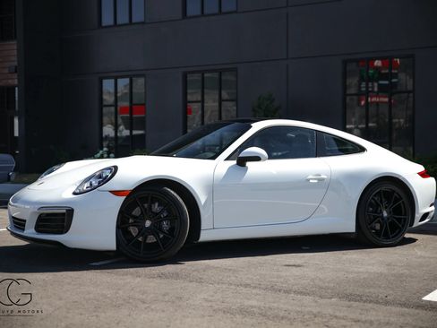 Used 2019 Porsche 911 Carrera image 4
