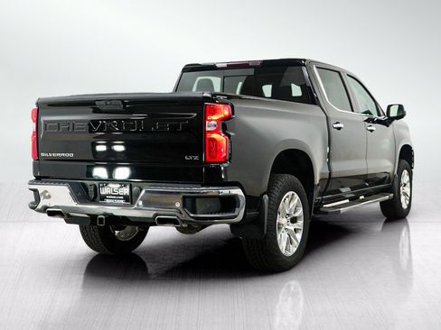 Used 2022 Chevrolet Silverado 1500 LTZ w/ Z71 Off-Road Package AWD/4WD image 5