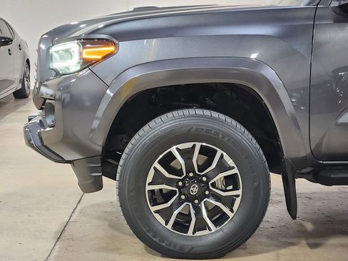 Used 2023 Toyota Tacoma TRD Sport image 5