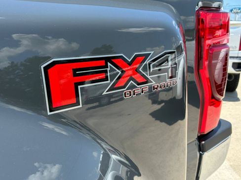 Used 2021 Ford F350 Lariat w/ Lariat Value Package AWD/4WD image 29
