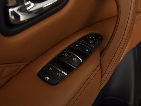 Used 2023 INFINITI QX80 Sensory image 13