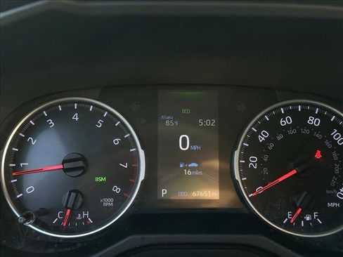 Used 2021 Toyota RAV4 XLE image 10