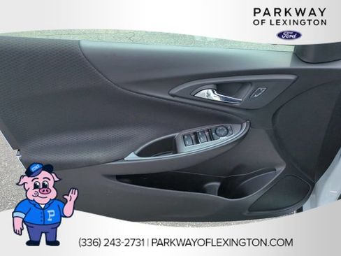 Used 2023 Chevrolet Malibu LT FWD image 12
