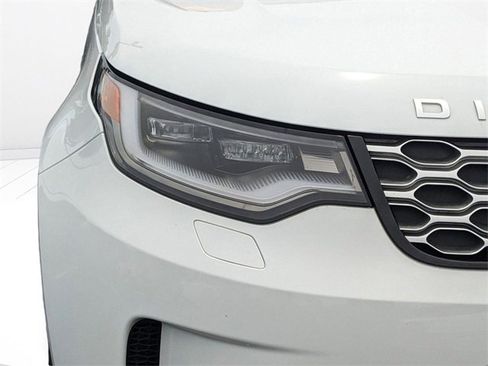 Used 2024 Land Rover Discovery S image 19