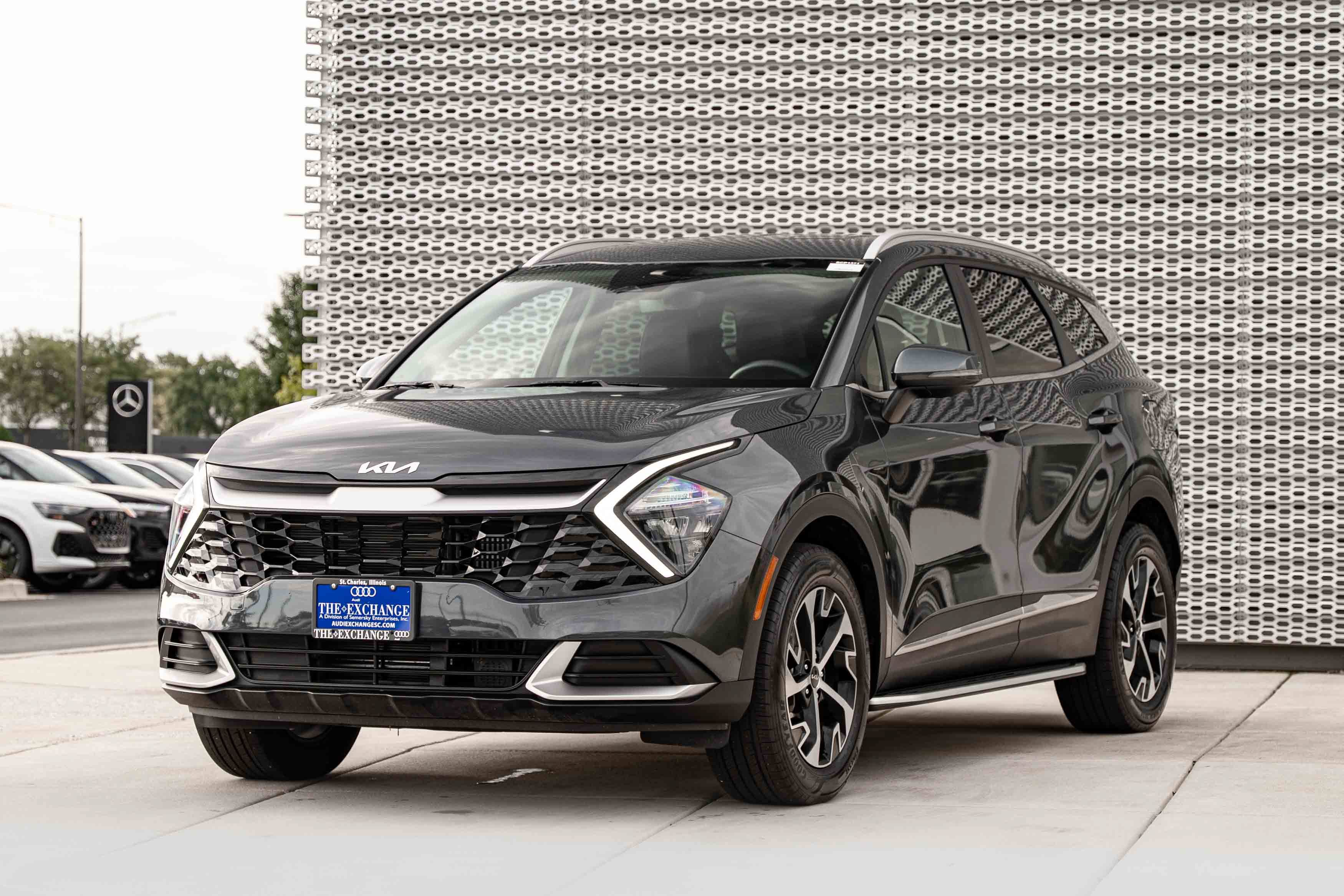 Used 2023 Kia Sportage EX AWD/4WD image 7